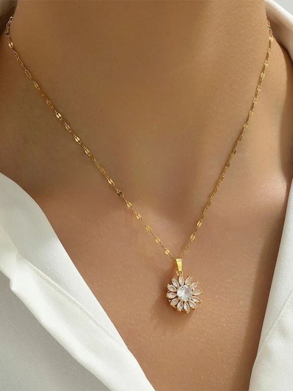 Delicate Gold Flower Crystal Pendant Necklace